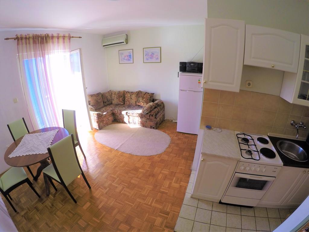Blue City Apartment'S Repic Biograd Na Moru Eksteriør billede