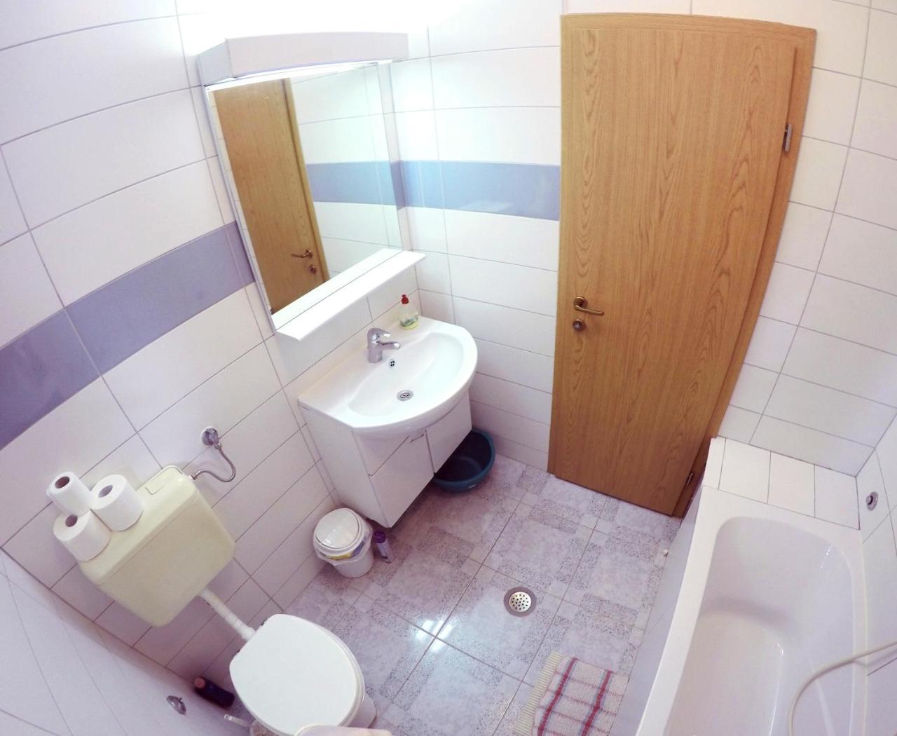 Blue City Apartment'S Repic Biograd Na Moru Eksteriør billede